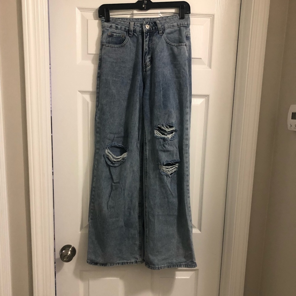 Ripped Detail Wide Leg Jeans